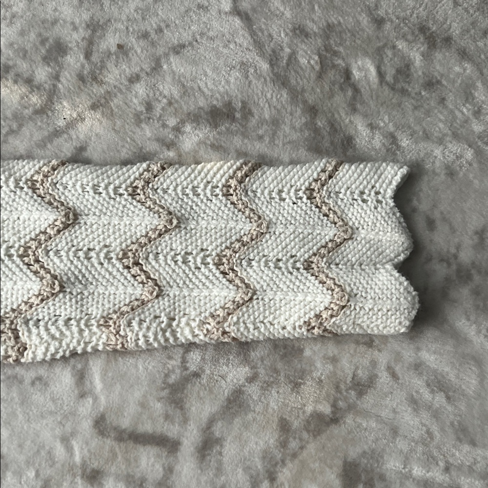 Cream and Tan Knit Sweater - Picture 5 of 6